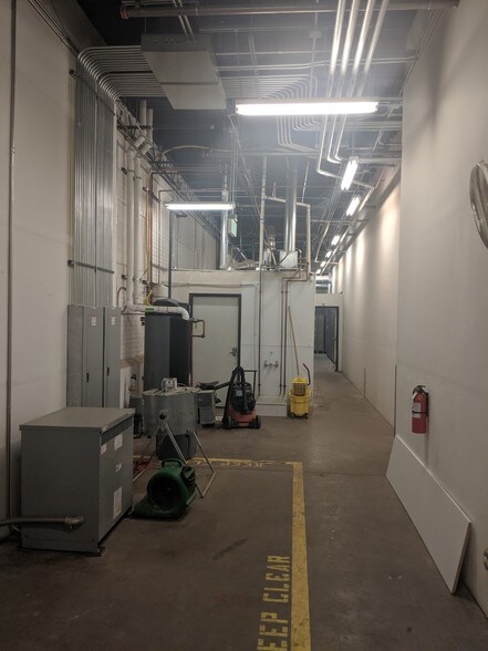 More Photos Of 5395 E 39th Ave, Denver Warehouse For Sale