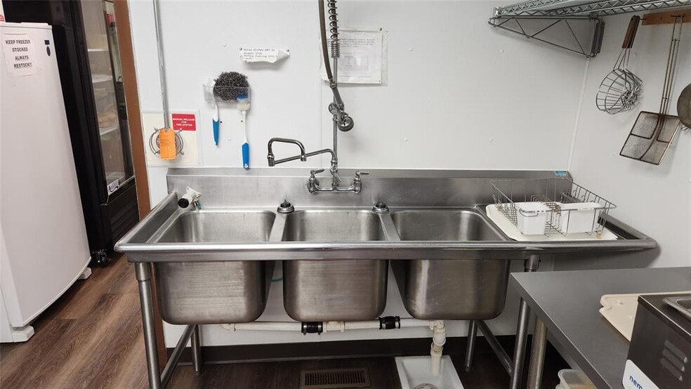 More Photos Of 5 N Central Ave, Cut Bank Restaurant For Sale