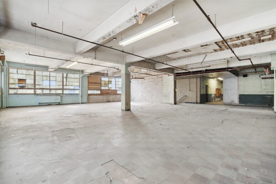 More Photos Of 2916 Weikel St, Philadelphia Warehouse For Sale
