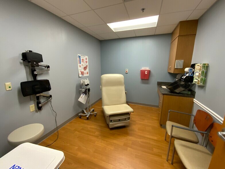 More Photos Of 4126 N Holland Sylvania Rd, Toledo Medical For Lease