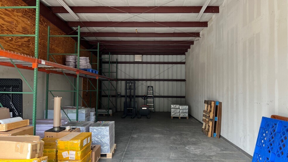 More Photos Of 5450 Commercial Blvd, Winter Haven Distribution For Lease