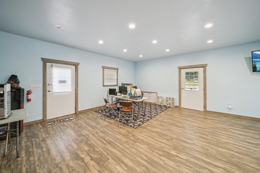 More Photos Of 100 Main St, Bernice Self Storage For Sale