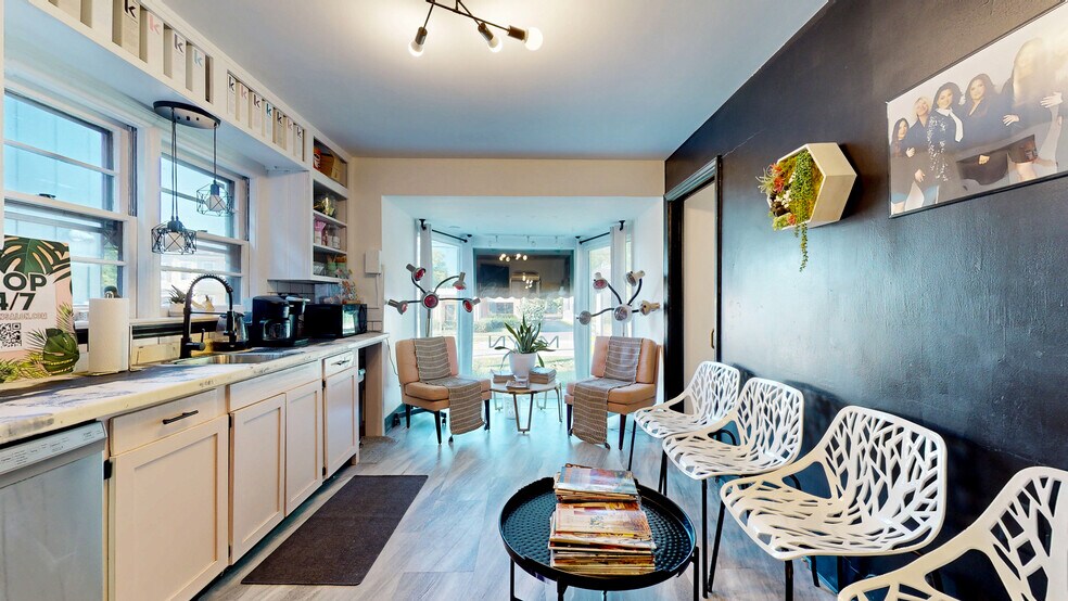 More Photos Of 143 Chenoweth Ln, Louisville Freestanding For Lease