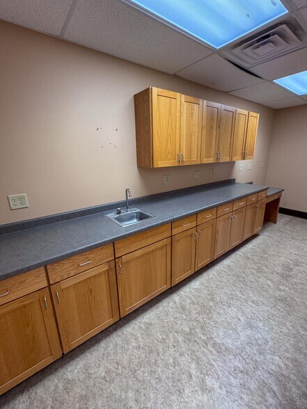 More Photos Of 803 18th Ave NW, Austin Restaurant For Sale