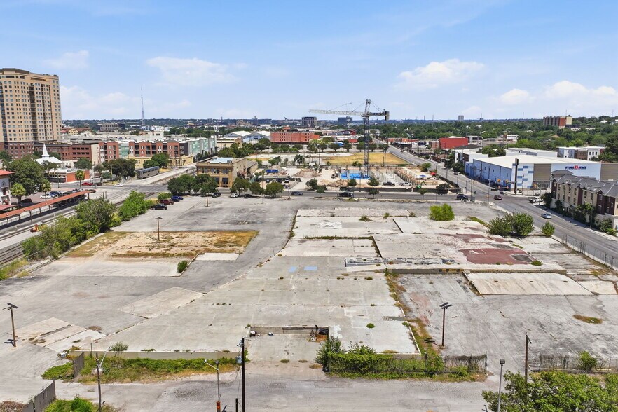 More Photos Of 1220 E Commerce St, San Antonio Land For Sale