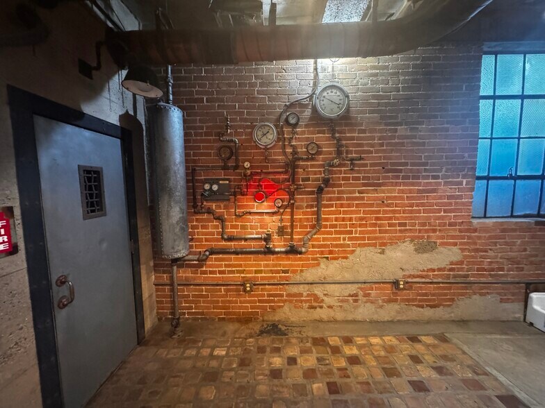 More Photos Of 569 E 2nd Ave, Salt Lake City Unknown For Lease