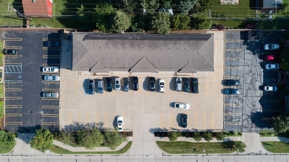 More Photos Of 18600 W 10 Mile Rd, Southfield Office For Sale
