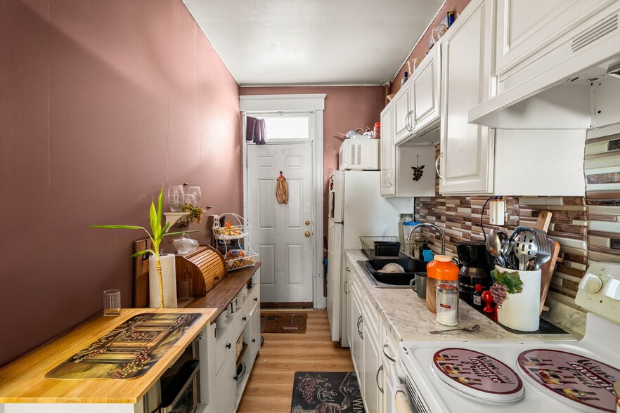 More Photos Of 70-72 Russell Street, Worcester Apartments For Sale