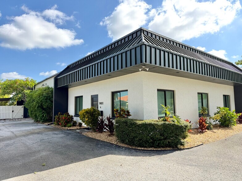 More Photos Of 1401 22nd St N, Saint Petersburg Manufacturing For Lease