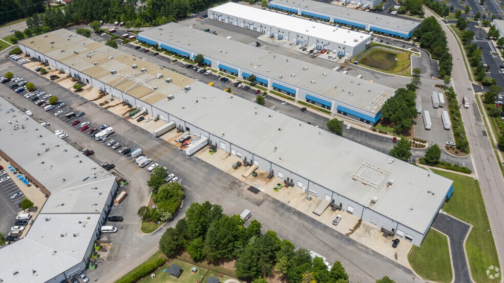 More Photos Of 2933 S Miami Blvd, Durham Light Manufacturing For Lease