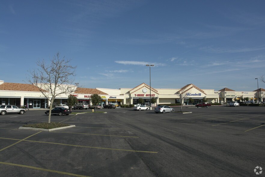 More Photos Of 2001-2295 W Cleveland Ave, Madera Unknown For Lease