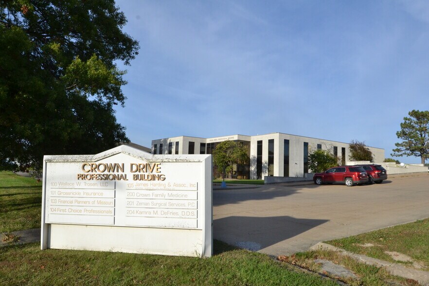 More Photos Of 1 Crown Dr, Kirksville Office For Sale