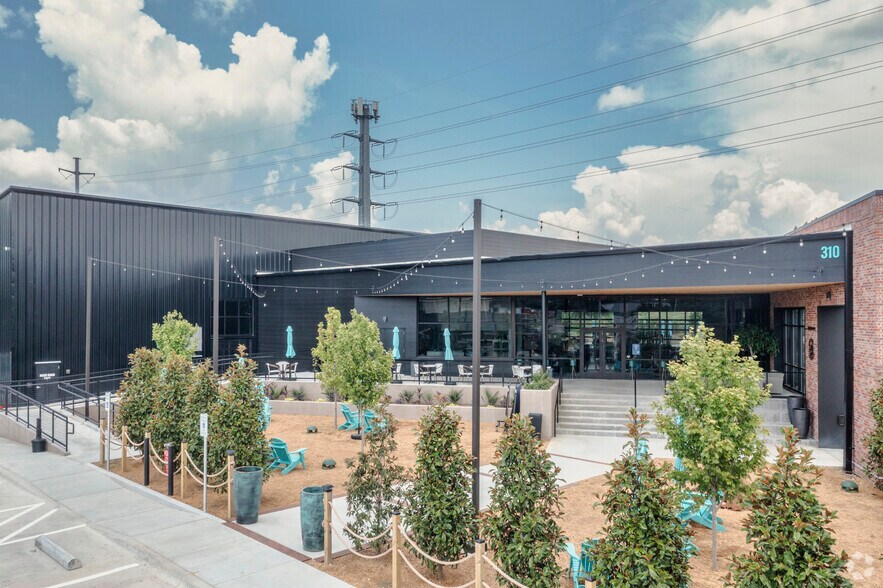 More Photos Of 310 S Goliad St, Rockwall Restaurant For Sale