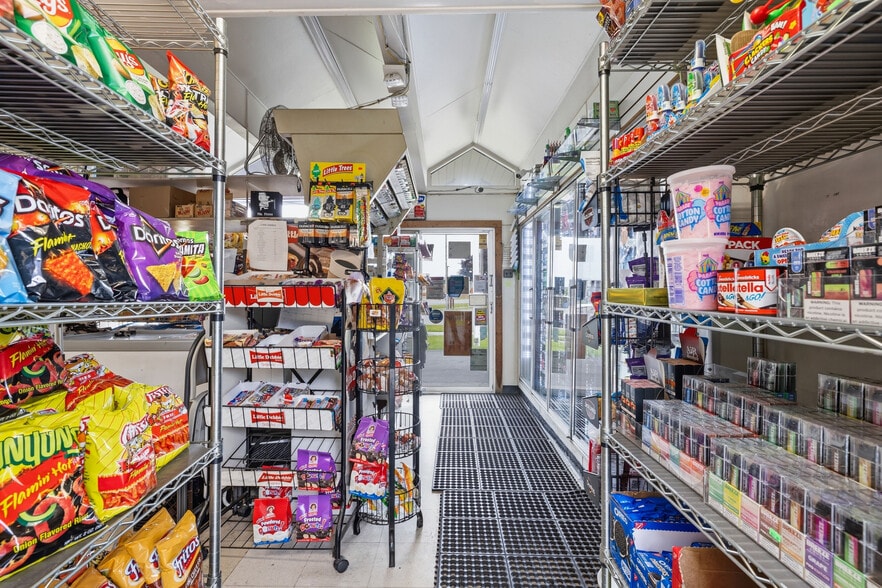 More Photos Of 14650 Champaign Rd, Allen Park General Retail For Sale