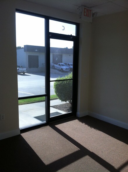 More Photos Of 2354 Pendley Rd, Cumming Warehouse For Lease