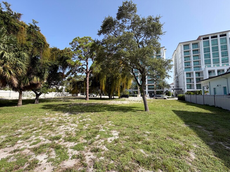 Primary Photo Of 450-468 E Royal Palm Rd, Boca Raton Land For Sale
