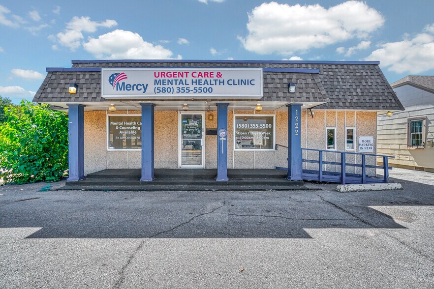 Primary Photo Of 1222 NW Cache Rd, Lawton Office For Sale