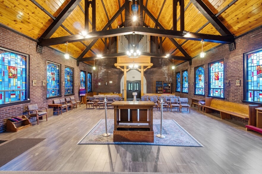 More Photos Of 6240 N Avondale Ave, Chicago Specialty For Sale