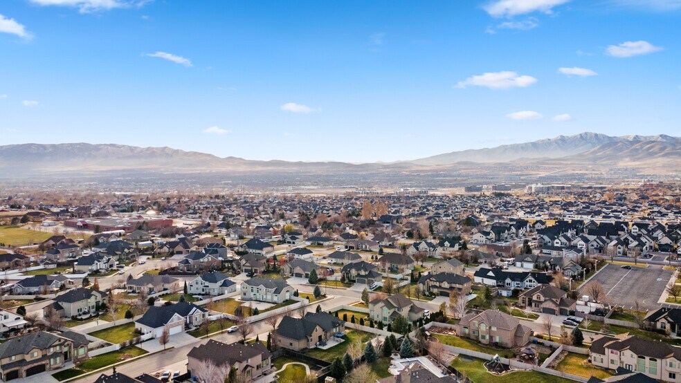 More Photos Of 61 W 3200 N, Lehi General Retail For Sale