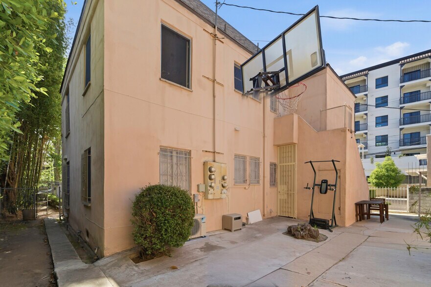More Photos Of 1245 S Crescent Heights Blvd, Los Angeles Multifamily For Sale