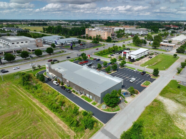 More Photos Of 3600 SE Guess Who Dr, Bentonville Storefront For Lease