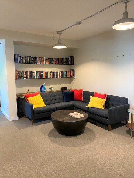 More Photos Of 171 Battery St, Burlington Office For Lease