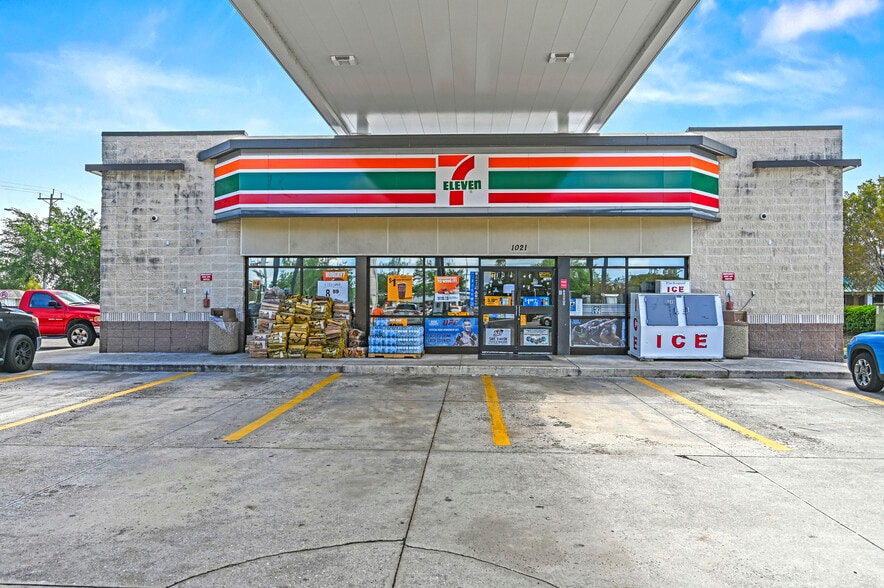 More Photos Of 1021 Santa Barbara Blvd, Cape Coral Convenience Store For Sale