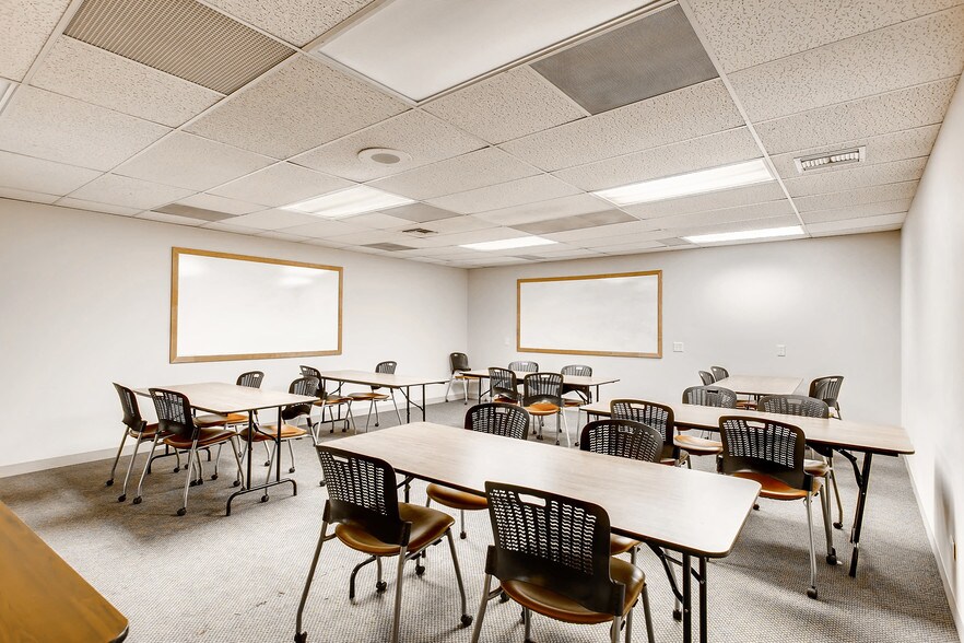More Photos Of 2055 S Oneida St, Denver Office For Lease