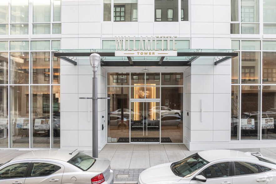 More Photos Of 3820 S River Pky, Portland Apartments For Lease