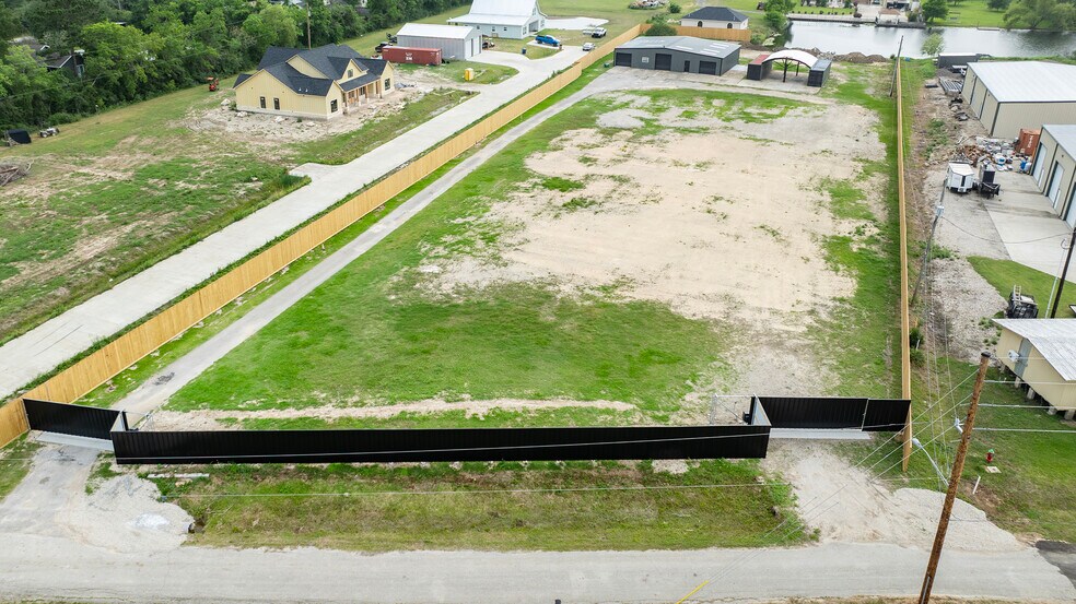 More Photos Of 1250 Winfield Ln, Kemah Industrial For Lease