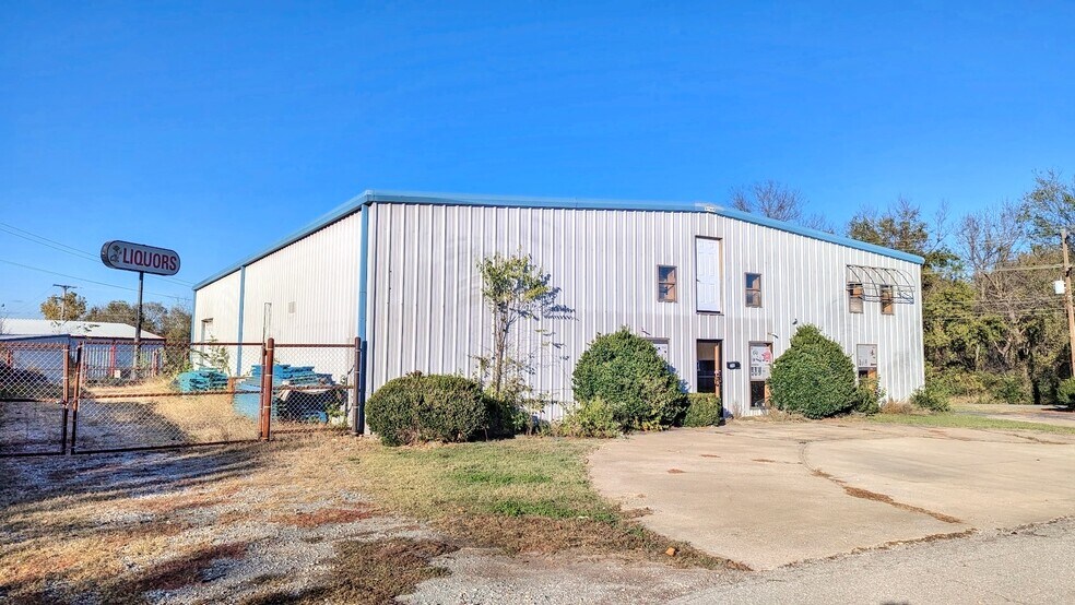 More Photos Of 1598 Park Hill Rd, Tahlequah Warehouse For Sale
