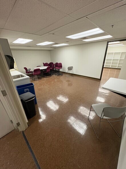 More Photos Of 23700 Goddard Rd, Taylor Bank For Lease