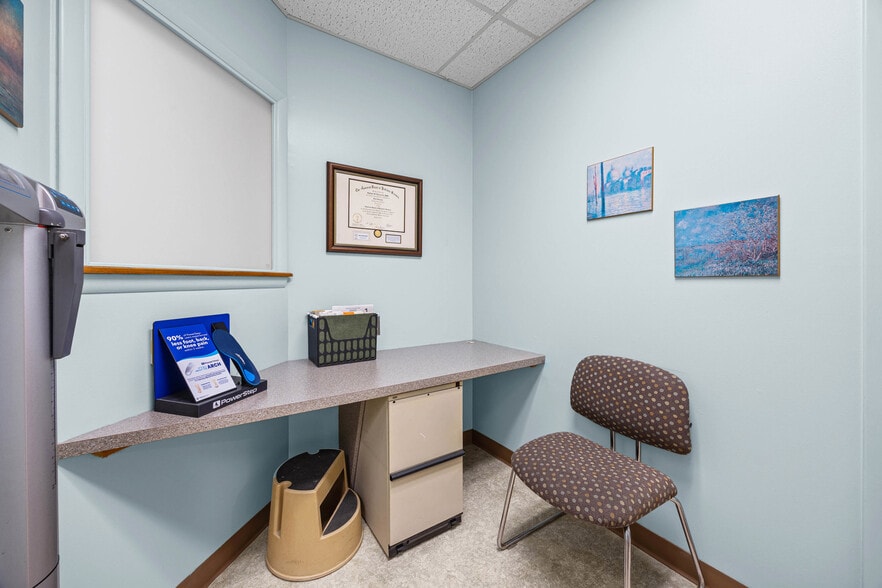 More Photos Of 61E Monroe Ave, Pittsford Medical For Sale