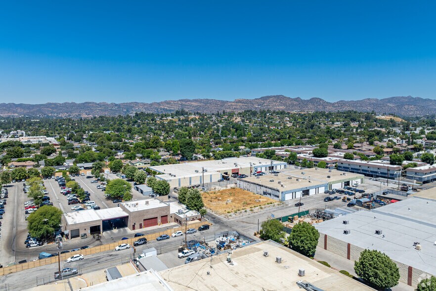 More Photos Of 8411-8421 Canoga Ave, Canoga Park Unknown For Lease