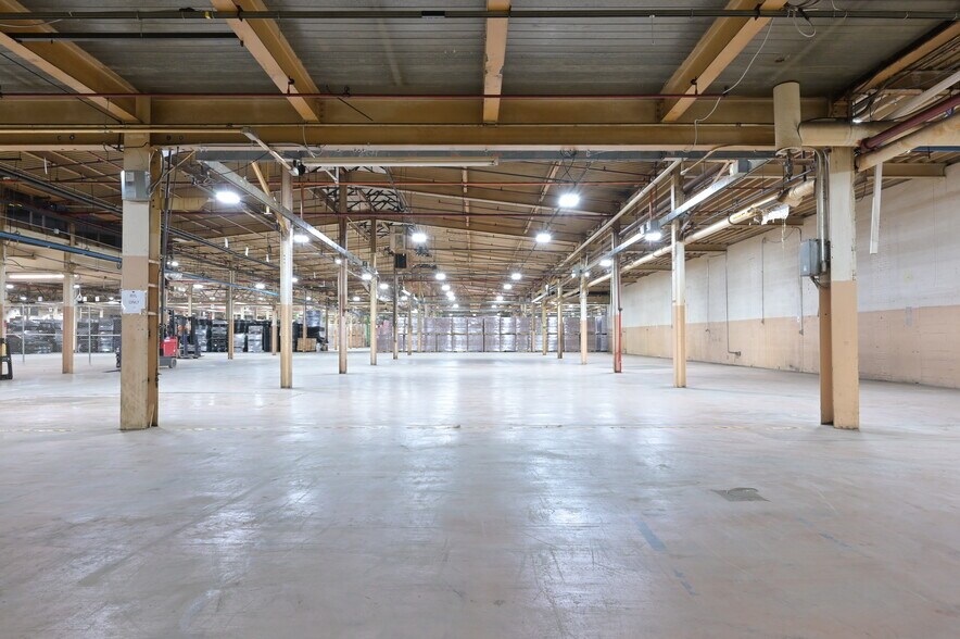 More Photos Of 101 N Main St, Athens Manufacturing For Lease