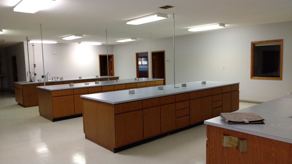 More Photos Of 2730 Washington Blvd, Belpre Medical For Lease