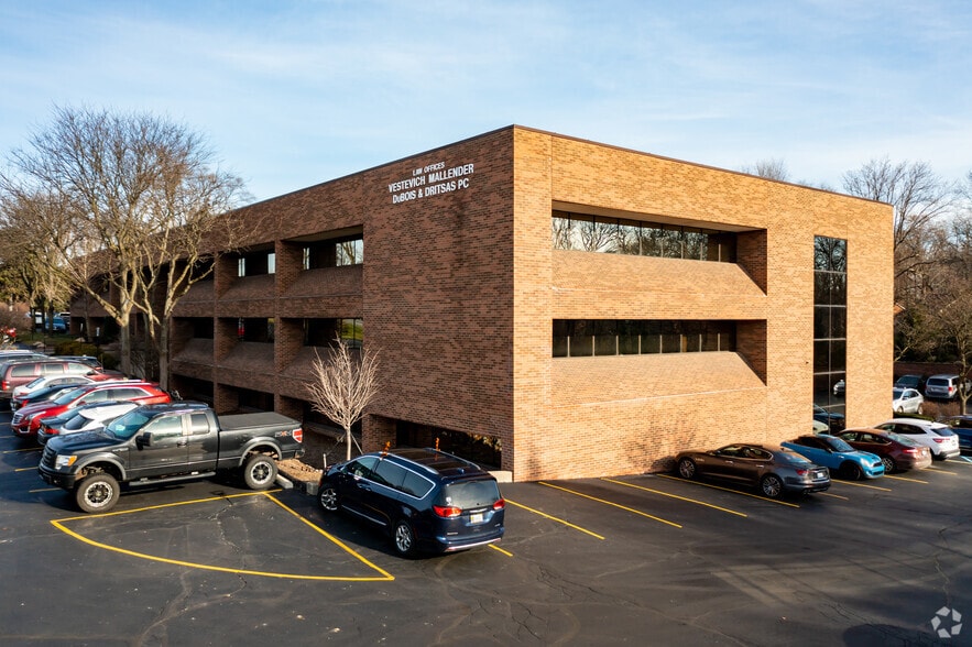 More Photos Of 6905 Telegraph Rd, Bloomfield Hills Office For Lease