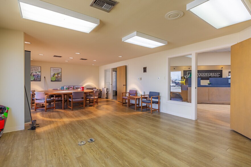 More Photos Of 703 Commerce St, Refugio Office For Sale