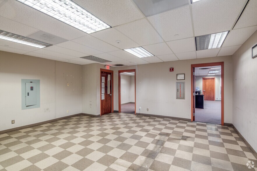 More Photos Of 521 McCormick Dr, Glen Burnie Industrial For Sale