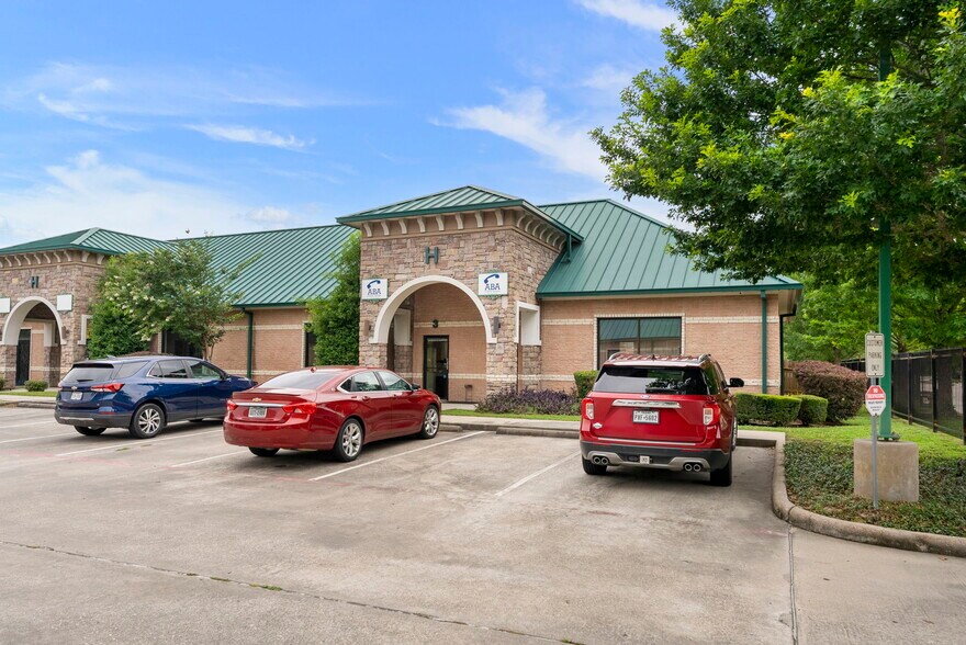 More Photos Of 1125 Cypress Station Dr, Houston Medical For Sale