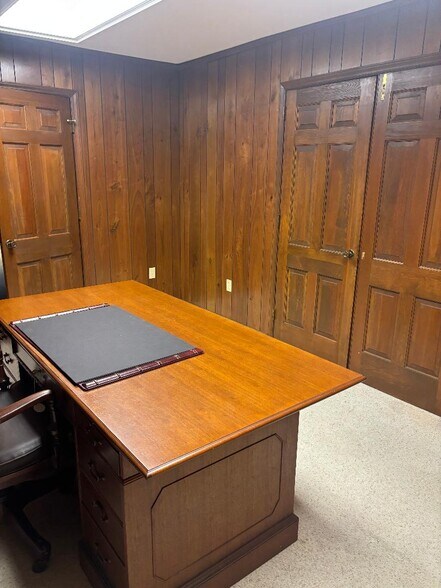 More Photos Of 825 1st Ave N, Surfside Beach Office For Lease