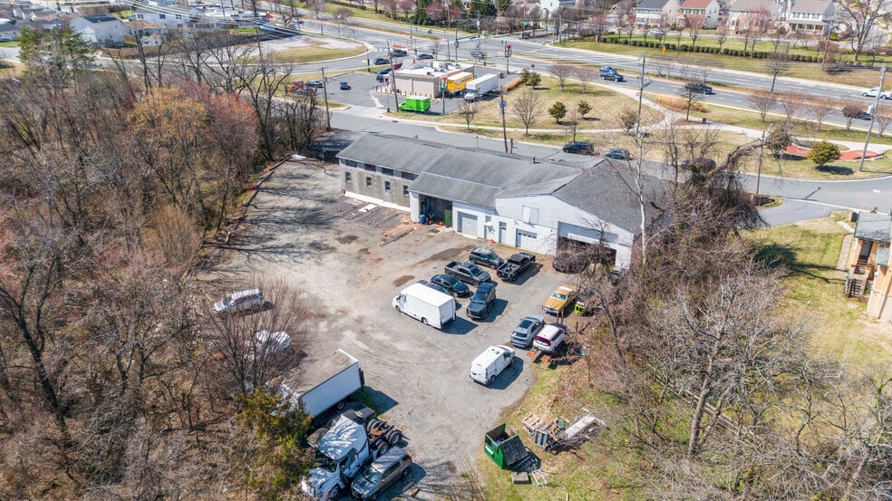 More Photos Of 1923 Old Eastern Ave, Essex Service For Lease