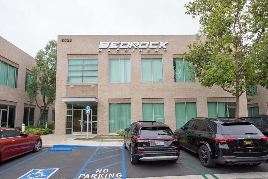 More Photos Of 8925 Research Dr, Irvine Office For Lease