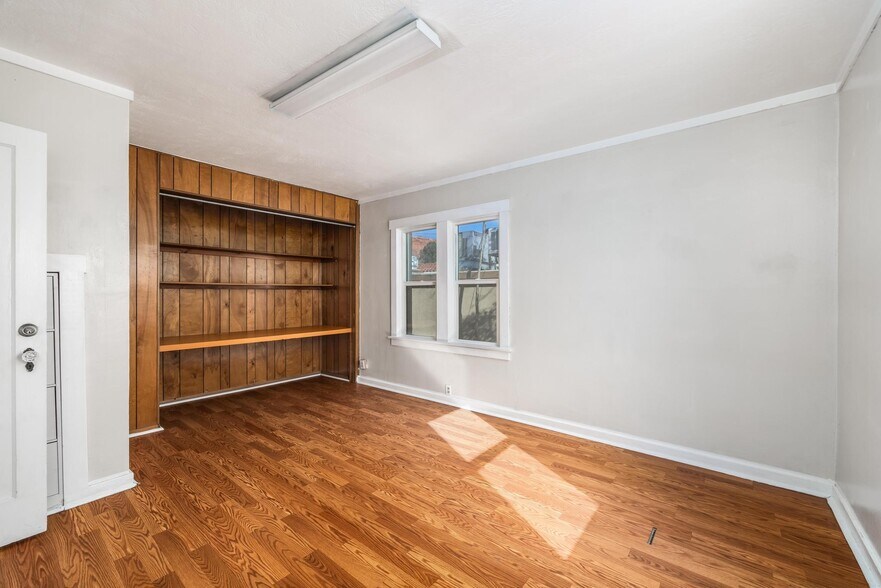 More Photos Of 328 E St George Blvd, St George Freestanding For Lease