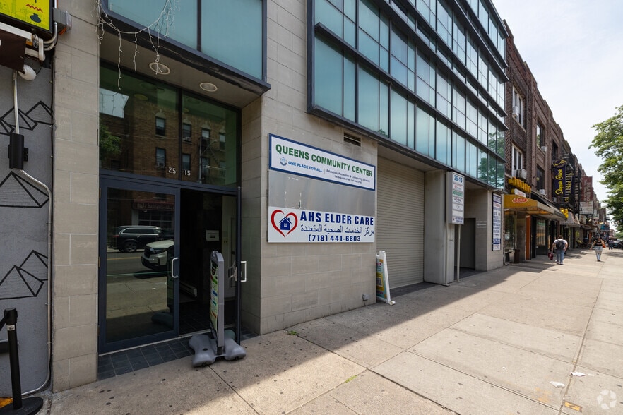 More Photos Of 25-15 Steinway St, Astoria Medical For Lease