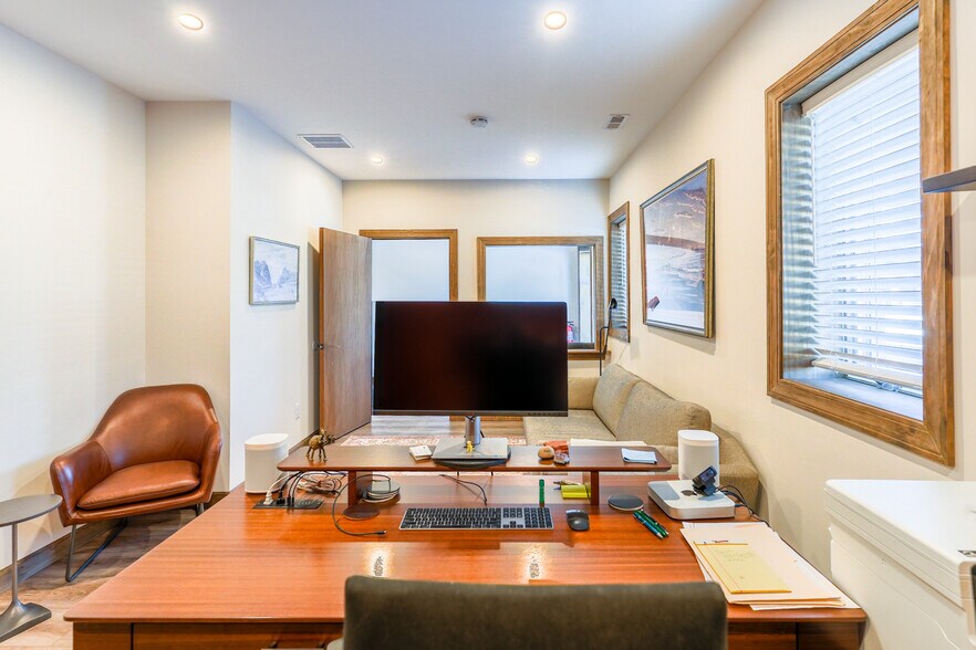 More Photos Of 430 Commerce Ln, West Berlin Showroom For Sale