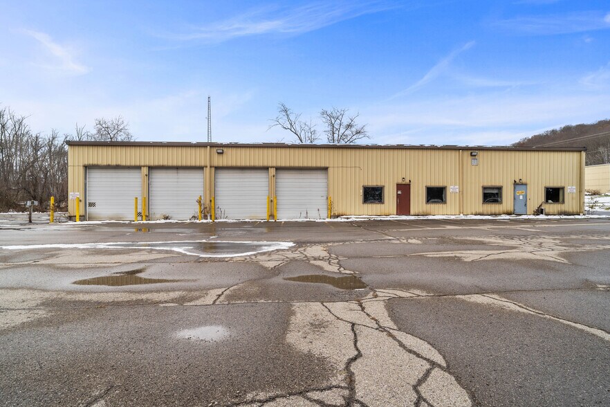 Primary Photo Of 139 McKinney Rd, Titusville Warehouse For Sale