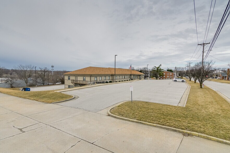 More Photos Of 2023 St. Mary's Blvd, Jefferson City Medical For Lease