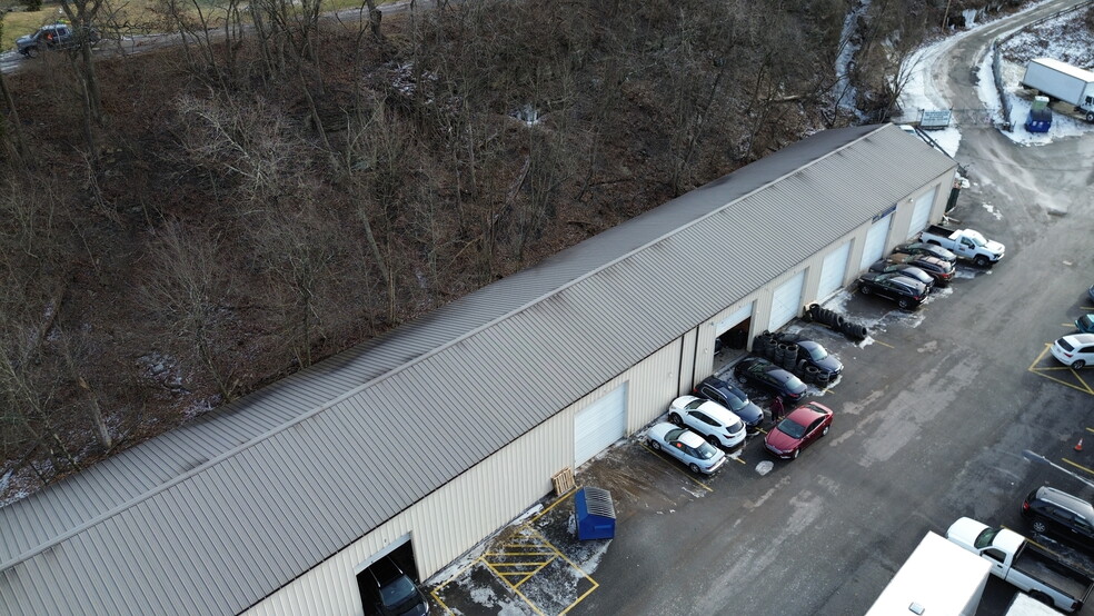 More Photos Of 400 Railroad St, Pittsburgh Warehouse For Lease