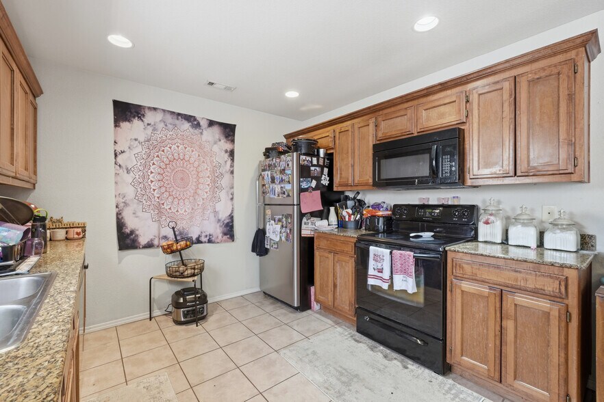 More Photos Of 3403 SW Deerfield Blvd, Bentonville Multifamily For Sale